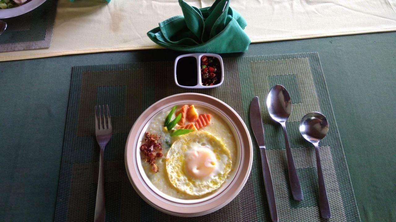 Poeri Devata Resort Hotel 普兰巴南 外观 照片