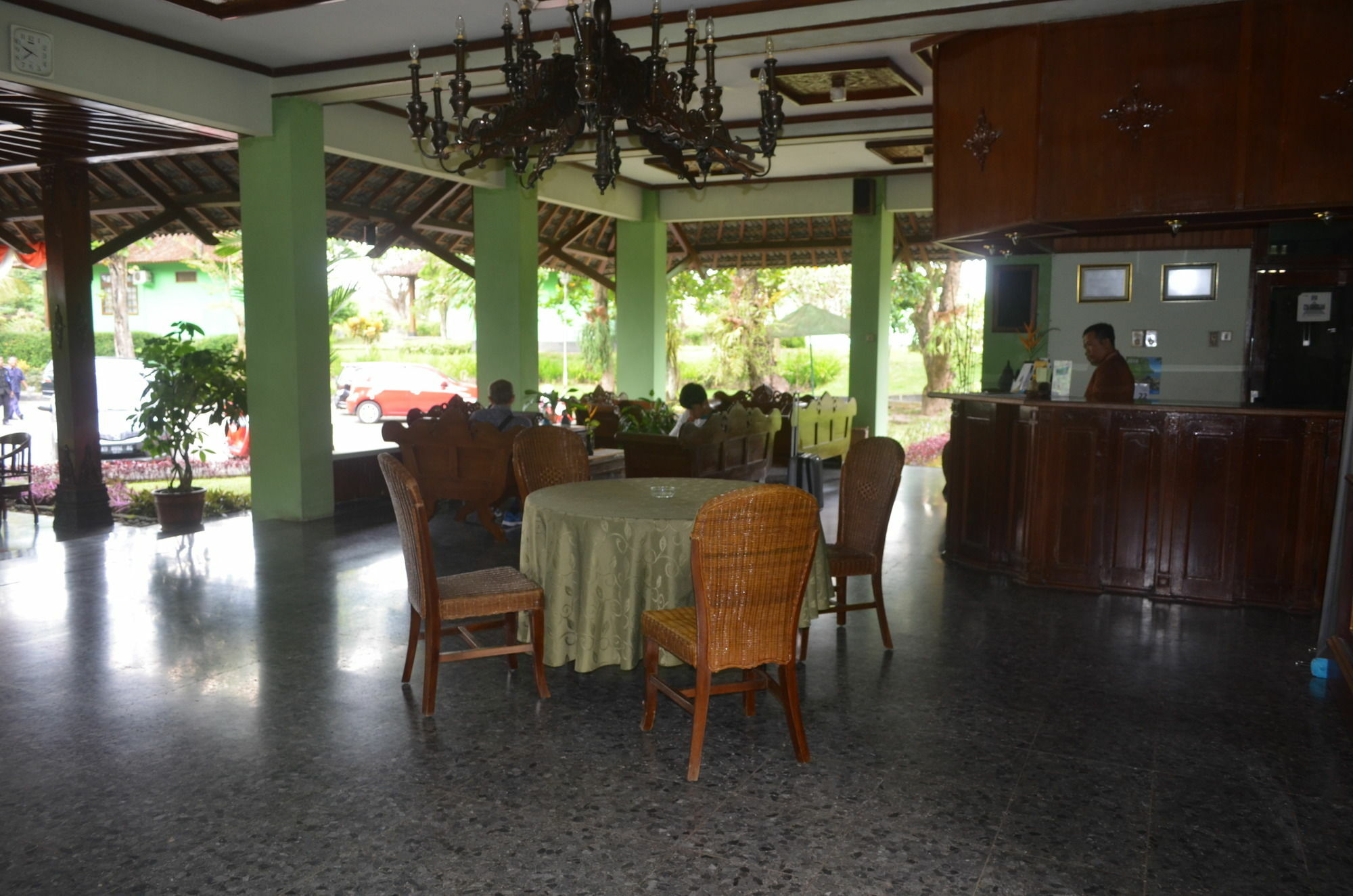 Poeri Devata Resort Hotel 普兰巴南 外观 照片