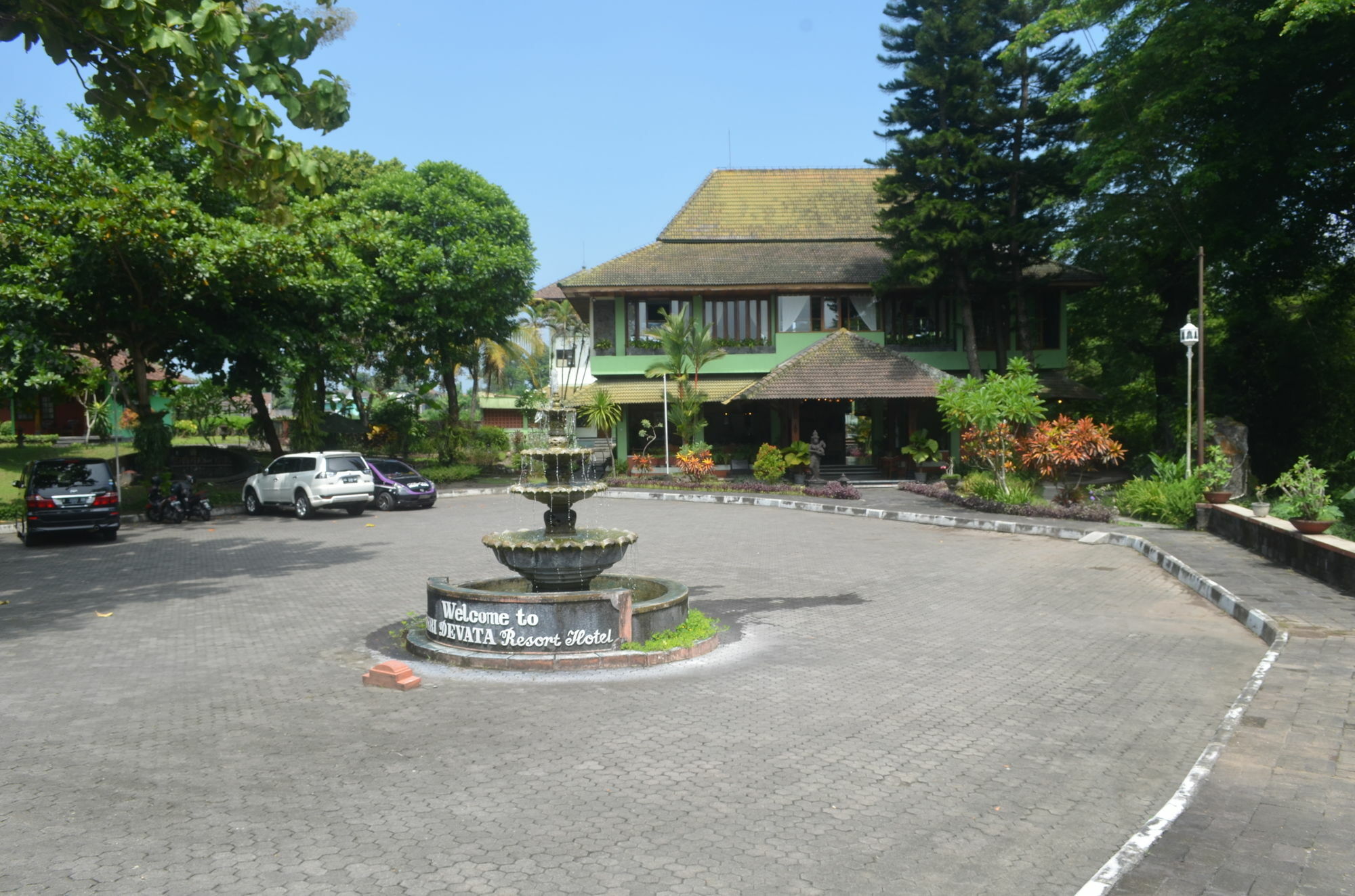 Poeri Devata Resort Hotel 普兰巴南 外观 照片